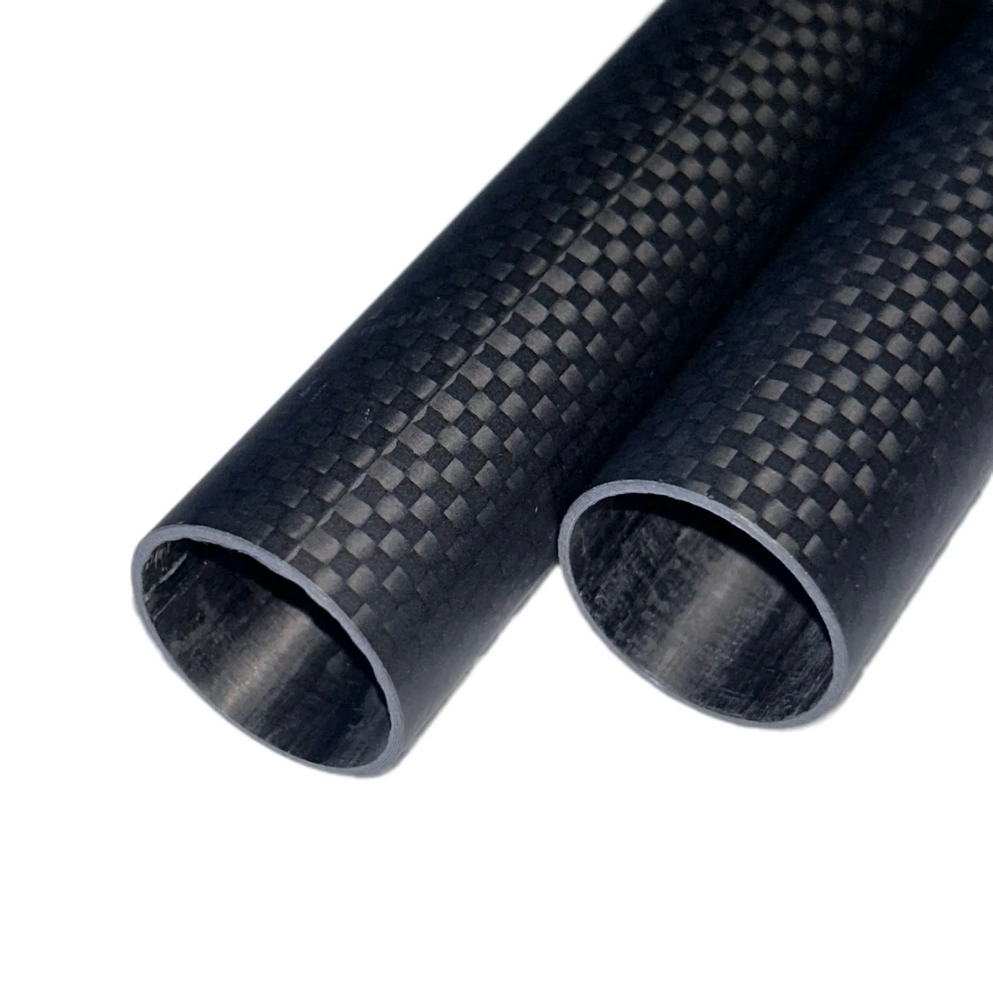 Lengte 500 mm 3k koolstofvezelbuis 80 ~ 114 mm Rolgewikkelde pijp / paal Lichtgewicht Hoge sterkte Fabriek directe verkoop