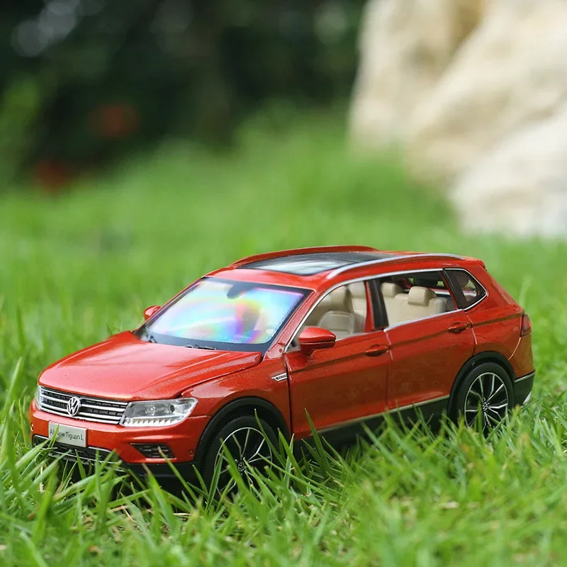 1:32 Volkswagen Tiguan L Off-road car High Simulation Diecast Car Metal Alloy VW Model Car Children\'s toys collection gifts F422