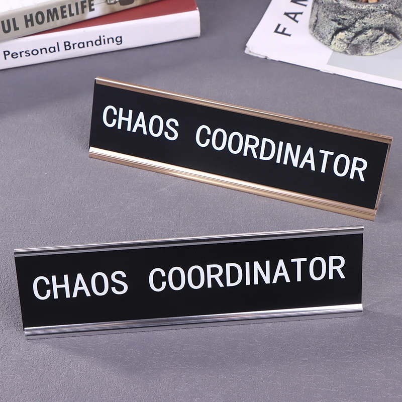 علامة مكتب علامات مضحكة لوازم العمل للنساء لوحة اسم معدنية عداد موقف بطاقة الفوضى تنسيق مكتب ديكور