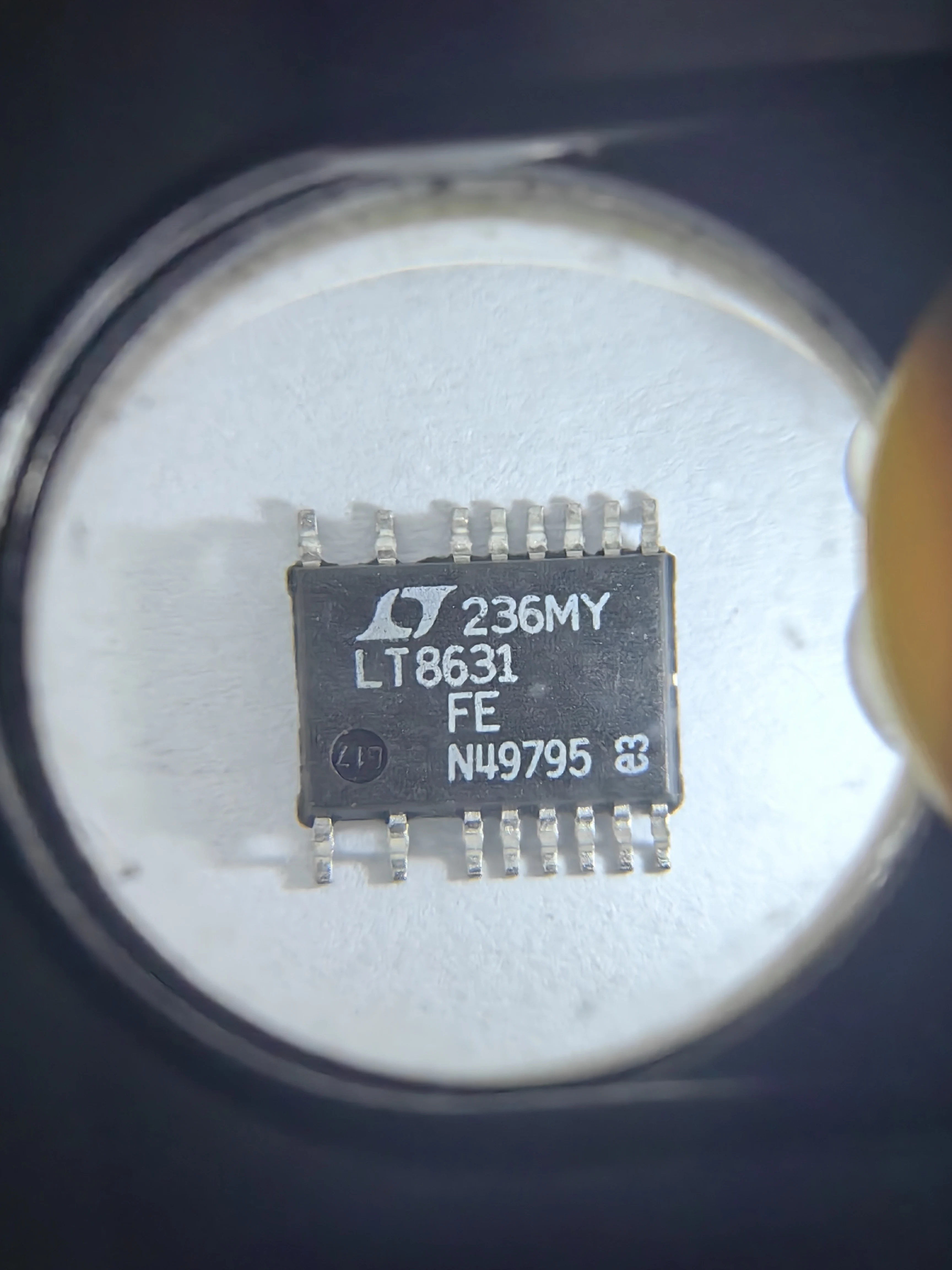 LT8631EFE LT8631IFE LT8631HFE LT8631AEFE LT8631AIFE LT8631AHFE LT8631 - 100V, 1A Synchronous Micropower Step-Down Regulator