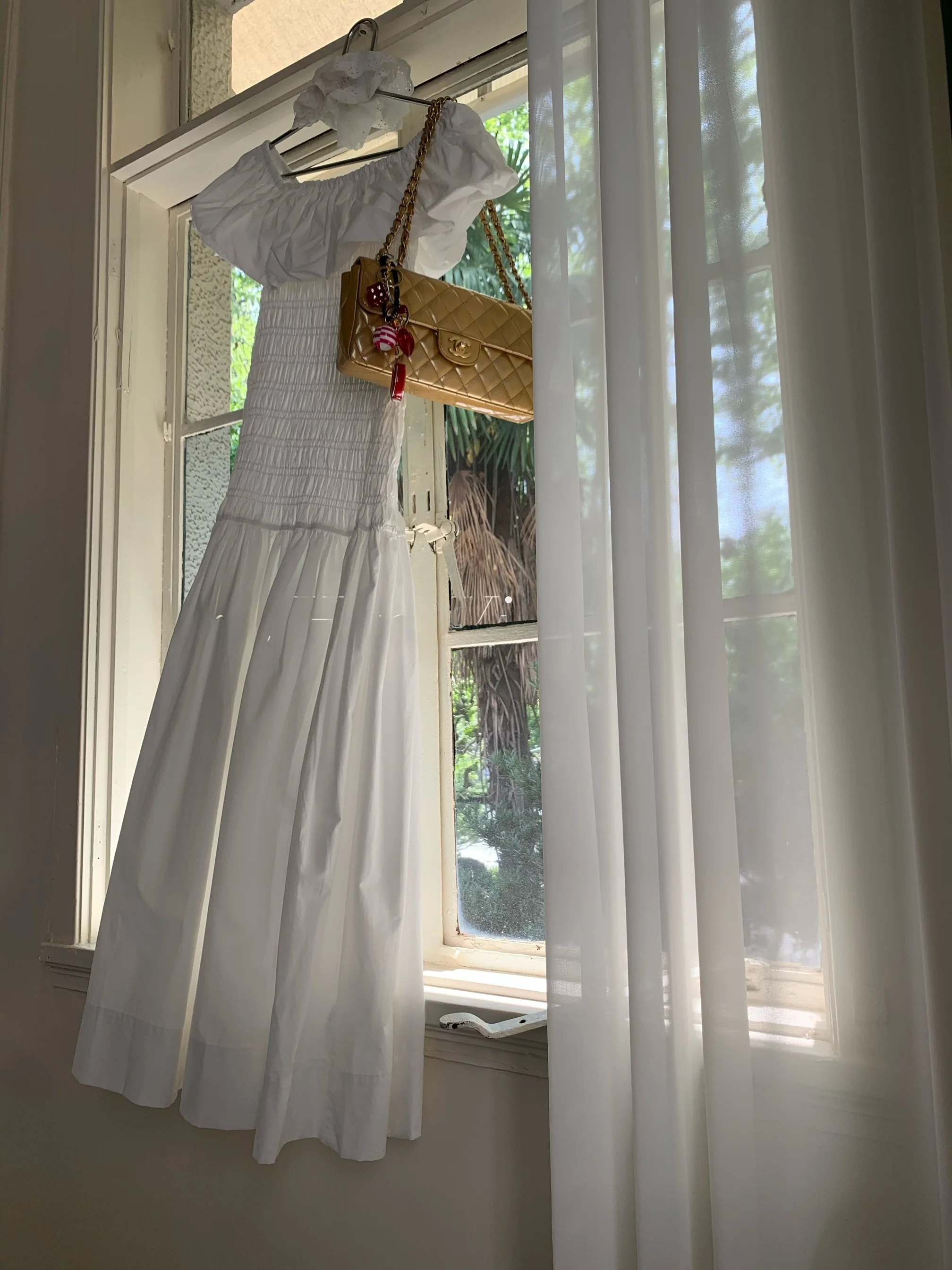 

Летнее оригинальное модное платье HangYi для стройности фигуры, элегантное универсальное белое длинное платье с V-образным вырезом и акцентом на талии, для прогулок по городу, А-силуэт