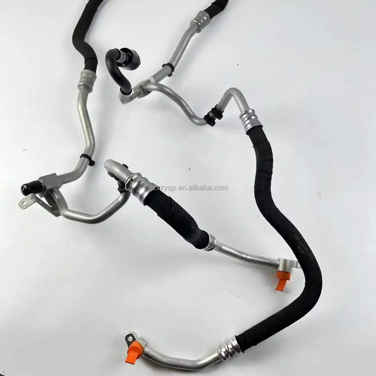 

Gold seller For Rolls Royce Ghost Wraith DAWN Made in China High Quality Oil Cooling Pipe OEM 17227598240 17227598241