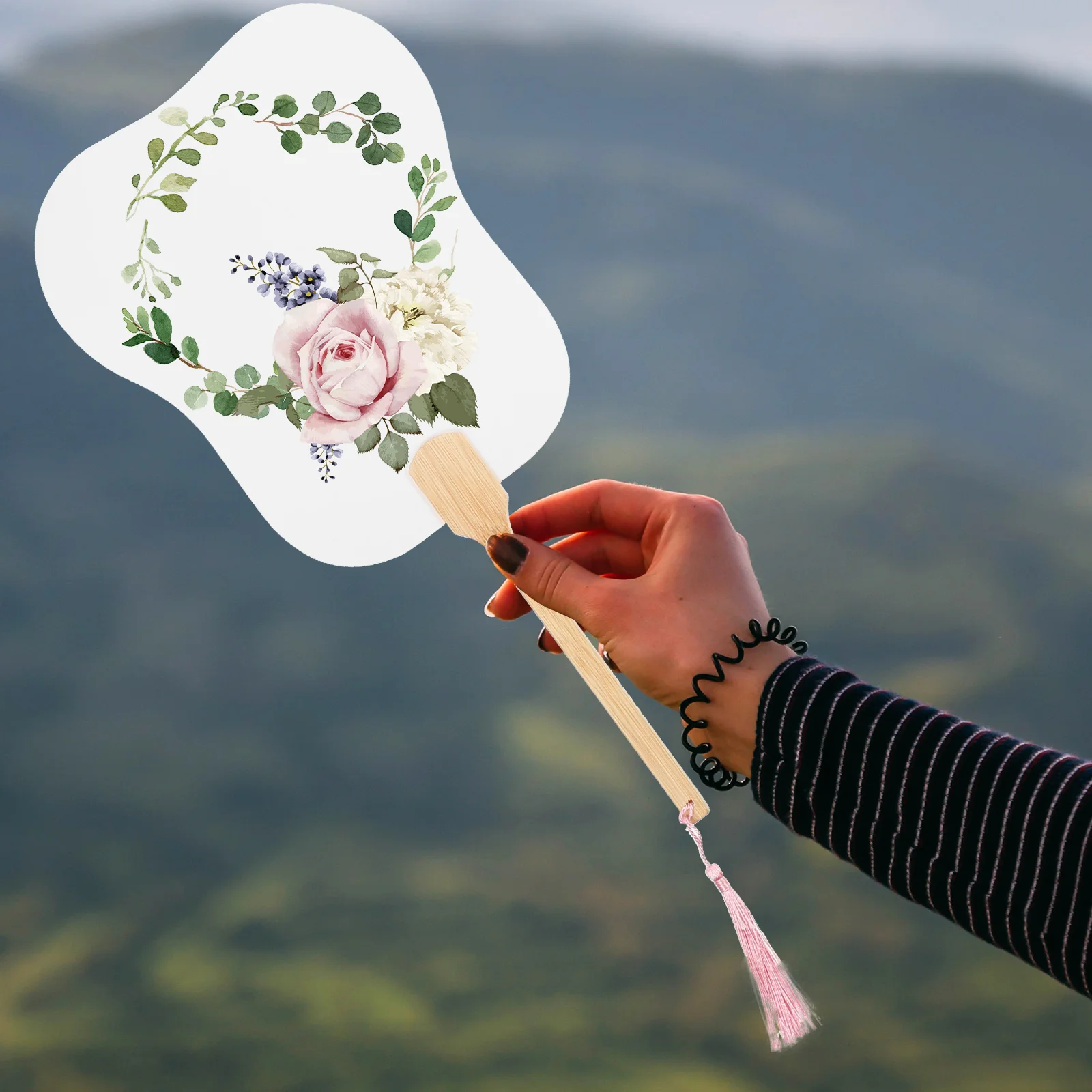 

4pcs Plantain Fan Blank Hand Decorative Graffiti DIY Painting Fans Personalized Handheld Portable Easy Access Fans Family Decor