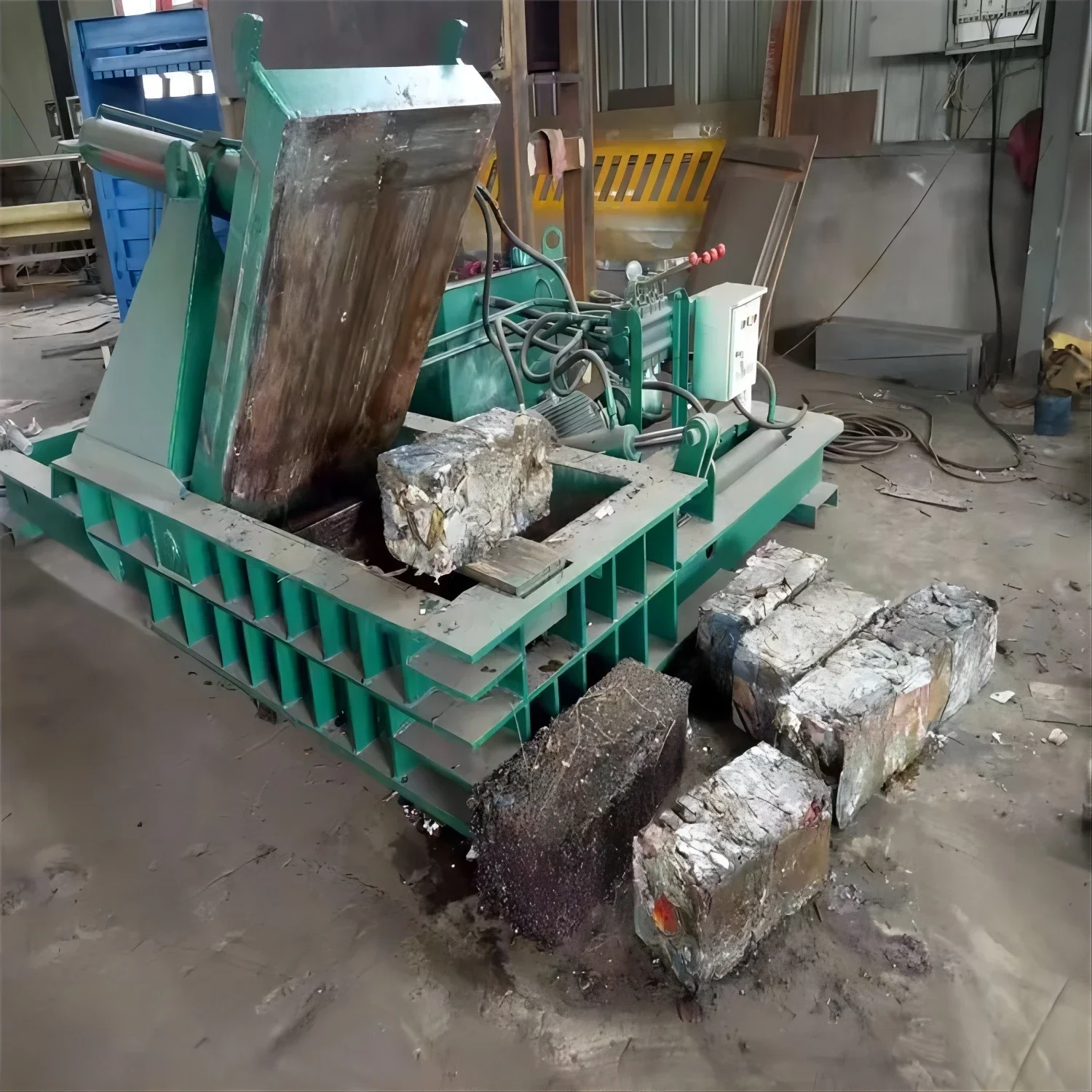 Used Car Shells Compress Machine/Scrap Metal Balers Horizontal Hydraulic Metal Scrap Compactor