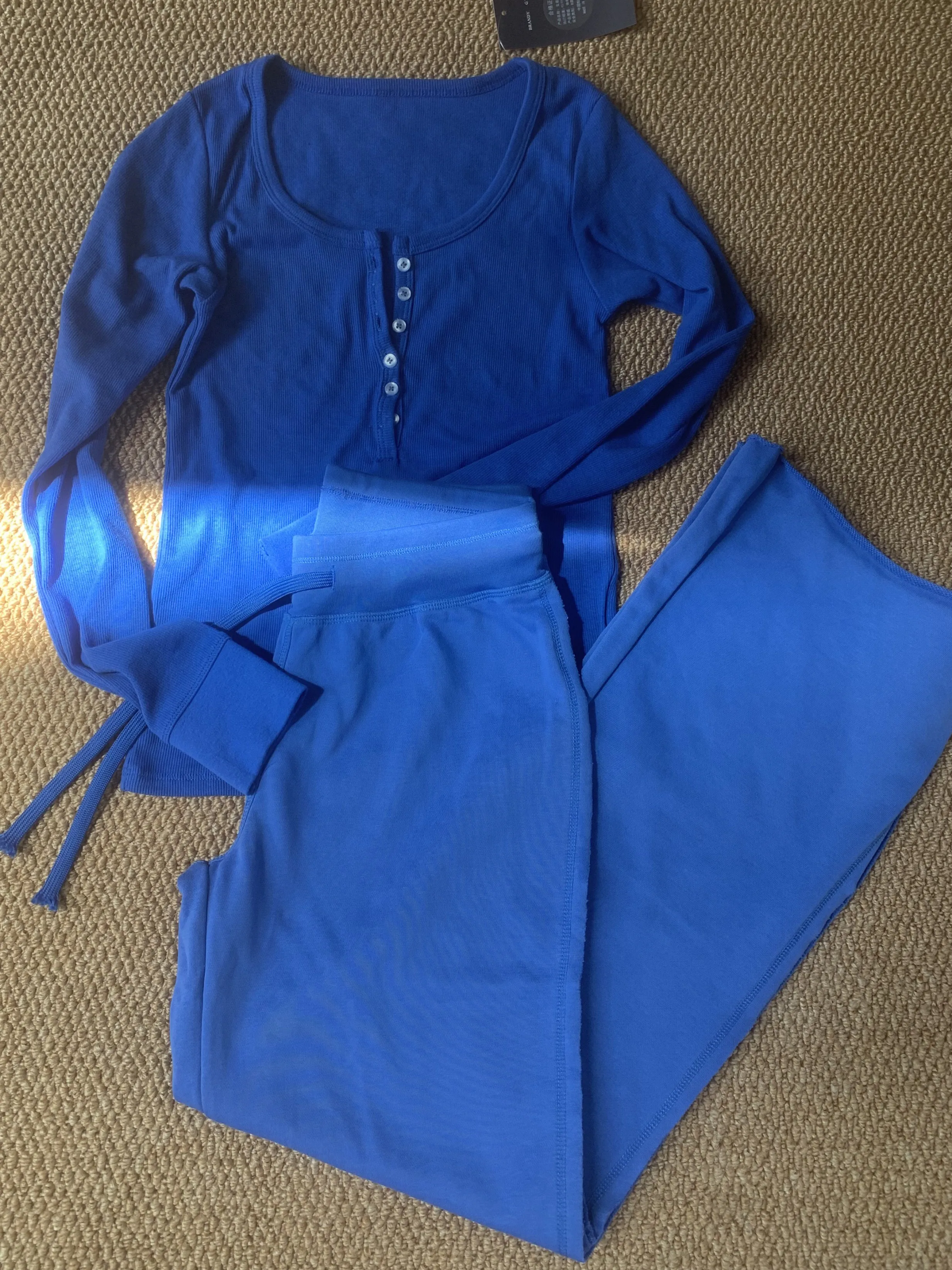 

Королевская синяя футболка и брюки, женская футболка в рубчик с длинными рукавами и пуговицами + прямые спортивные штаны на шнурке, осенние домашние хлопковые комплекты из 2 предметов