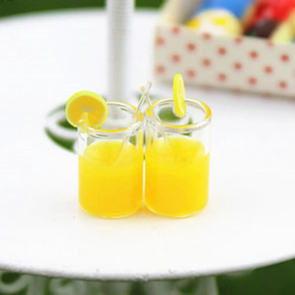 1:12 Modello giocattolo in miniatura per casa delle bambole Tavolo da pranzo Cibo Bevanda 10 tazze di succo d'arancia