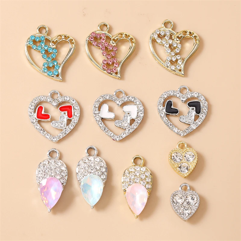 10 Stück zarte Kristall-Metall-Herzanhänger für die Schmuckherstellung von Ohrringen, Halsketten, Armbändern und DIY-Bastelzubehör. – Detail 1