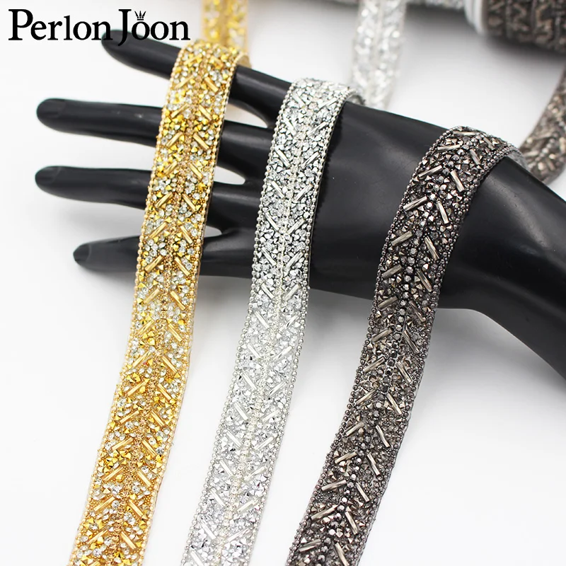 1 Yard New 1.8cm Gold Gue Rhinestone Tape Hot Crystal Webbing DIY Trim Geometric Design Clothing Decoration Accessories TR056