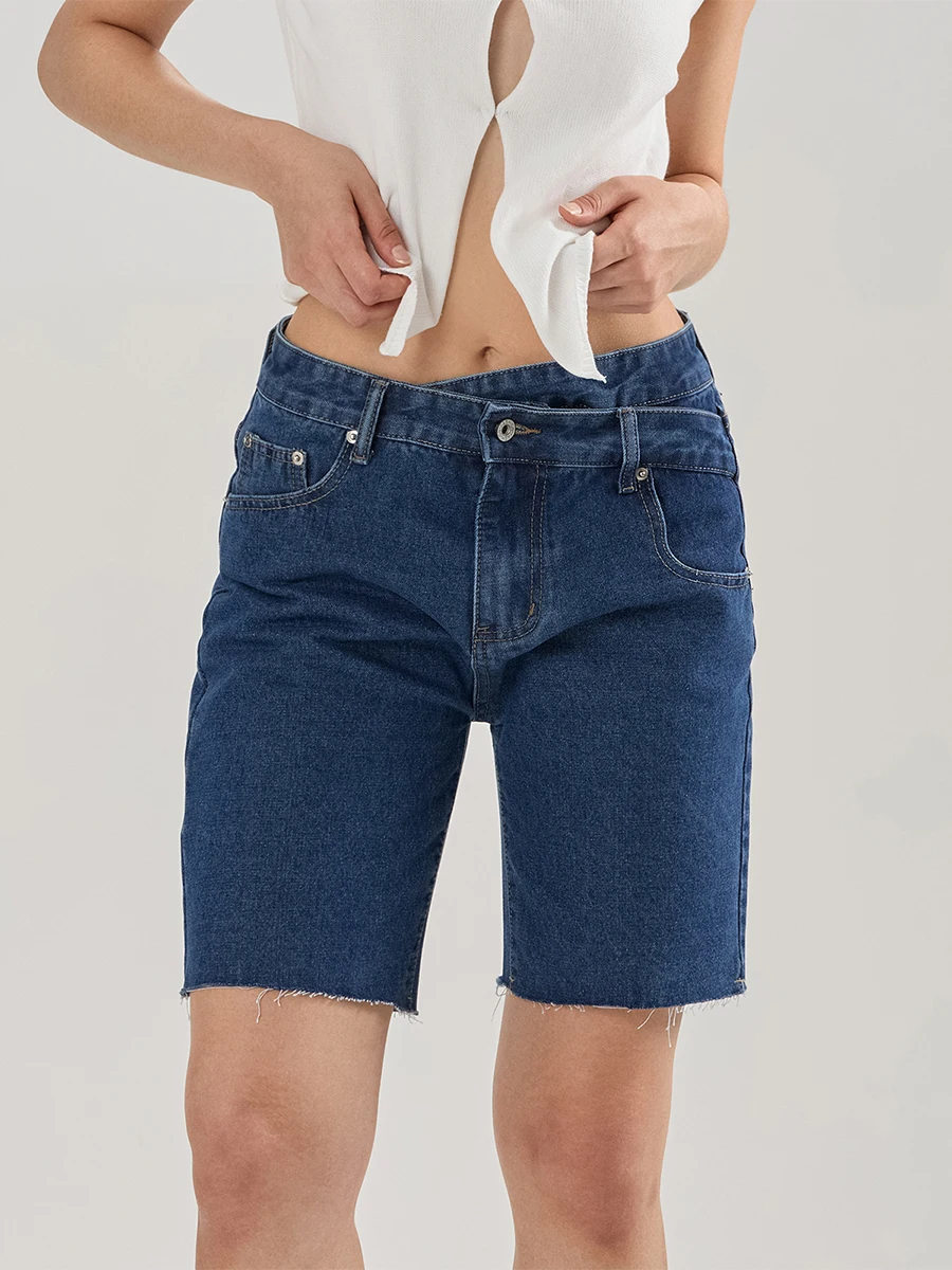 

2024 Fashion Women's Crossover Denim Shorts Casual High Waist Straight Leg Knee Length Asymmetrical Shorts with Pockets