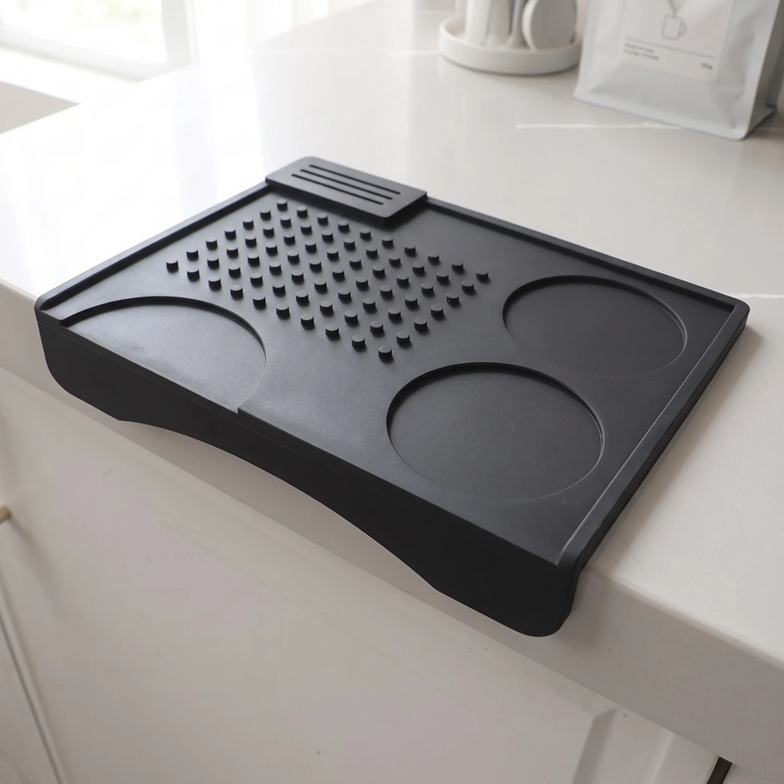 Silicone Tamping Mat with Raised Edges Non-Slip Corner Coffee Tamping Mat Easy to Clean Food-Grade for Home Baristas