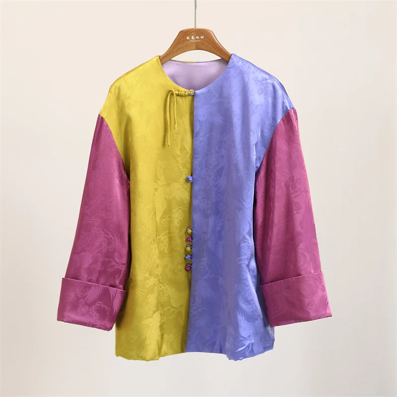 

Женская хлопковая куртка с атласной поверхностью, вышивкой, пэчворком, цветным дизайном, на пуговицах, с круглым вырезом, длинными рукавами, стандартного кроя, тонкая.