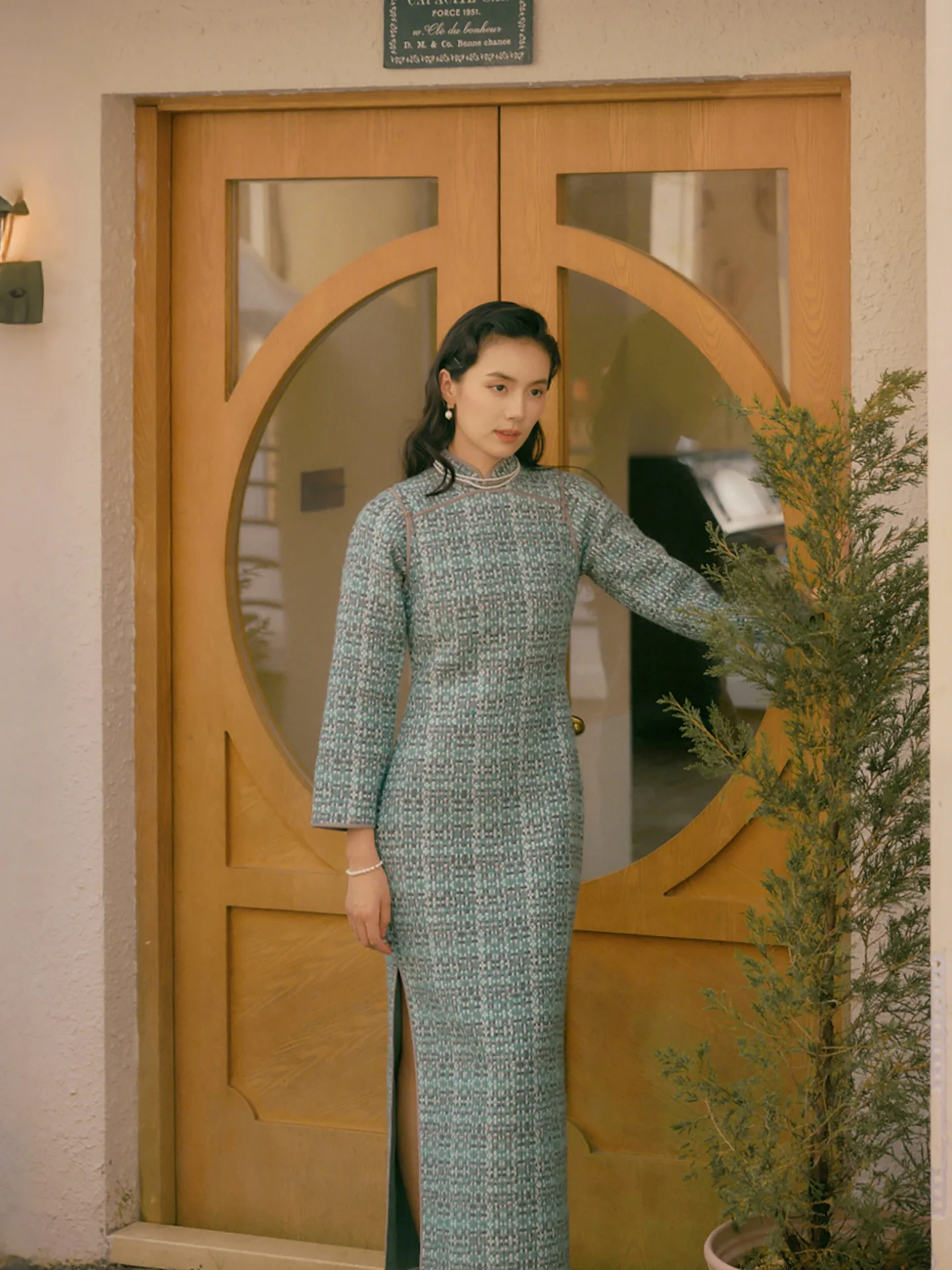 

Mumei Wool Qipao Long Coat Double Lapel Side Zipper Nine Sleeve mid Length Retro Daily Small Fragrance Style Warmth for Women