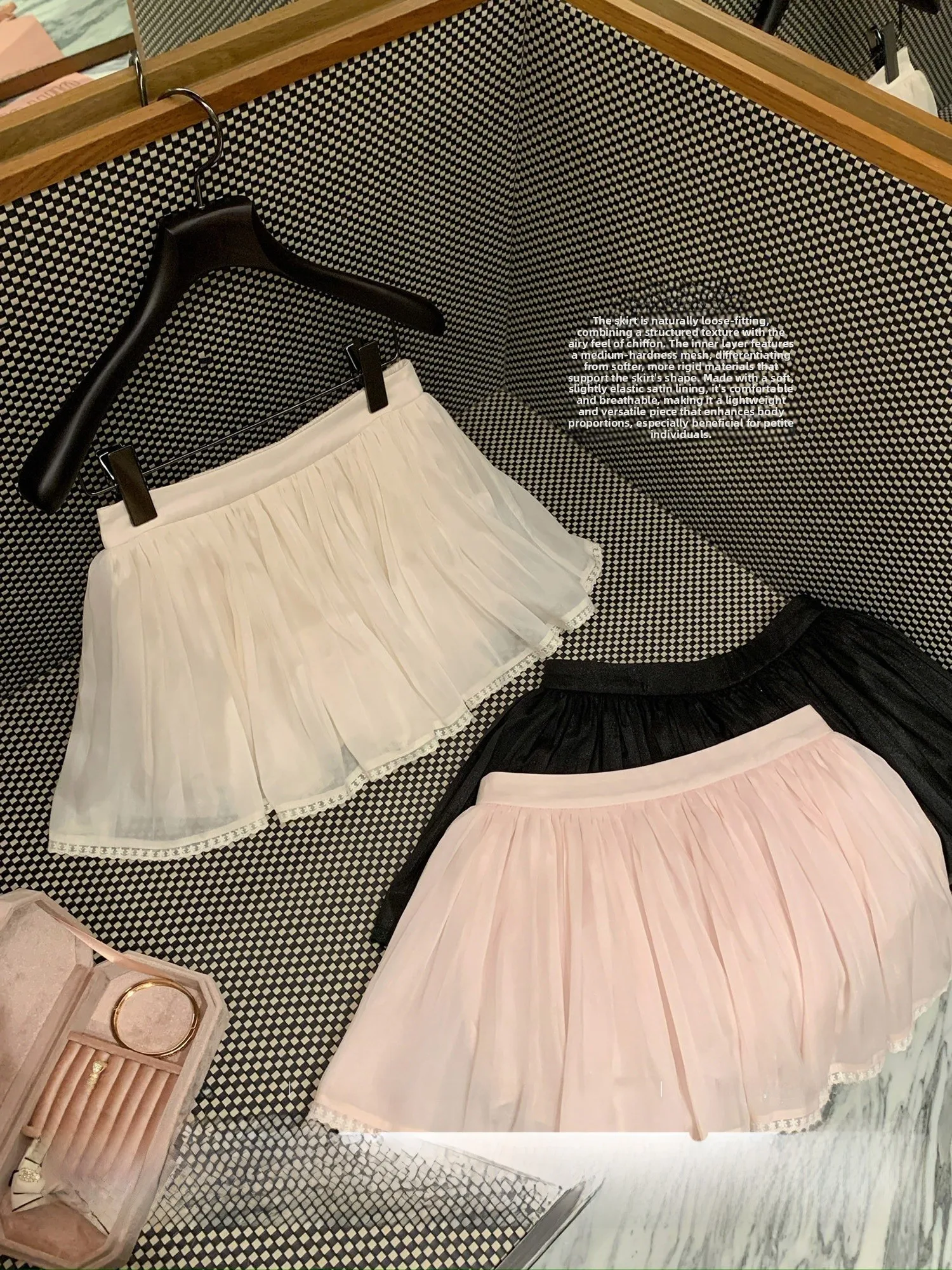 

Lukira Gentle Chiffon Pure Color Lace Trim Half Skirt Women's Spring 2026 Pleated Short Skirt Breathable Skin-Friendly Polyes...