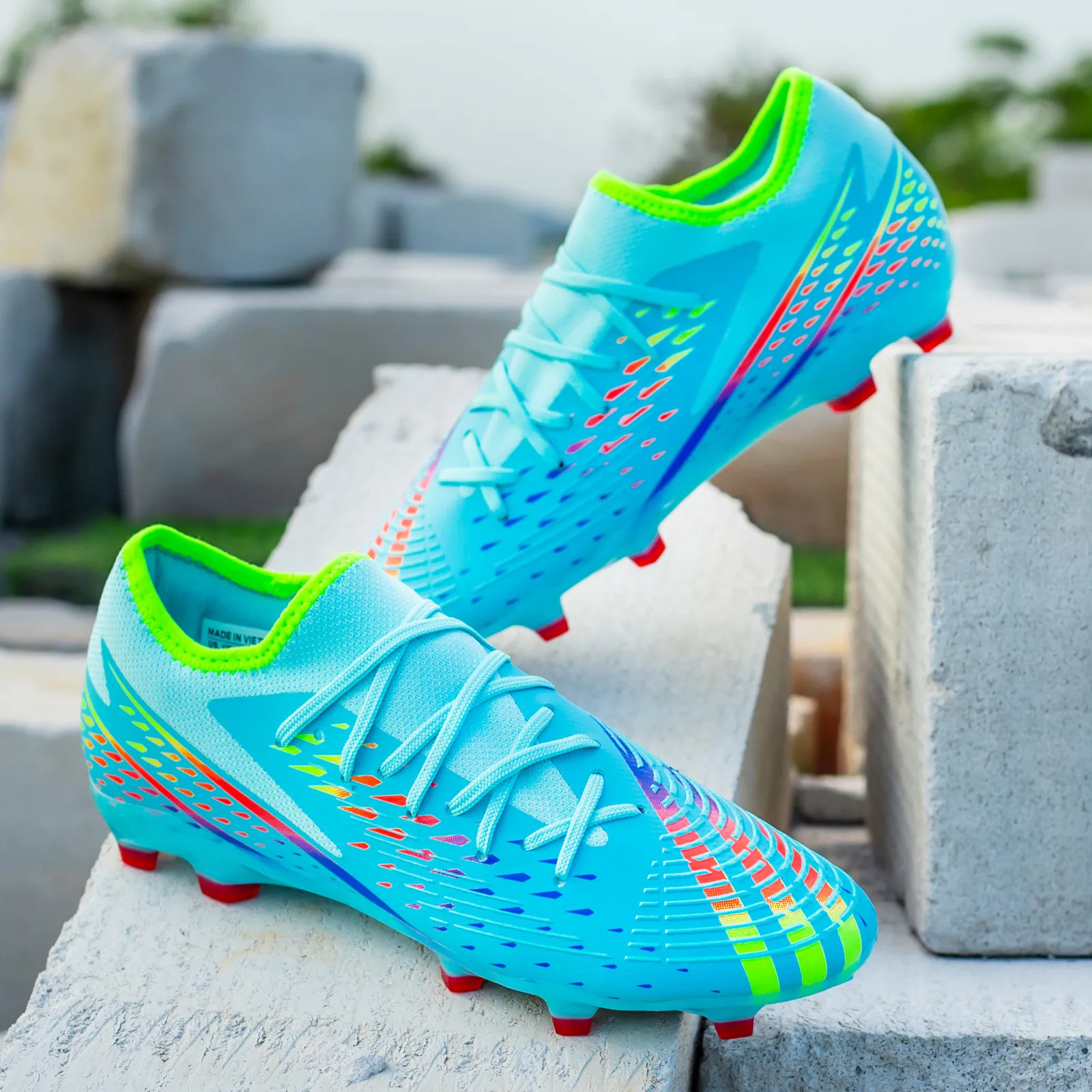 New football shoes, men\'s low top football boots, ultra light FG/TF football shoes, professional grass training football boots