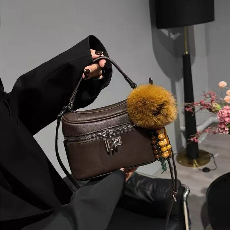 

Квадратная косметичка из матовой кожи, женская сумка на молнии в форме коробки, дизайн с аппаратным замком, сумка через плечо, кошелек для телефона