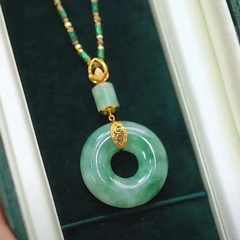 Fashion vintage imitation Hotan Jade charm women\'s necklace exquisite luxury pendant necklace Girls boys accessories wholesale