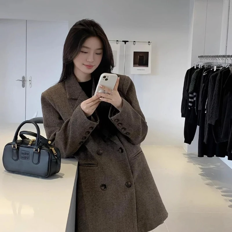 

2025 Winter New Thickened Collar Personalized Fashion Plus Velvet Medium Long Woolen Coat for Women