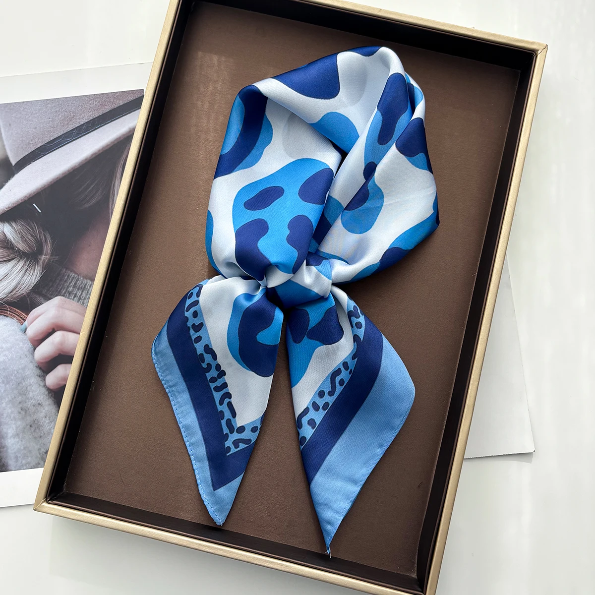 Luxuriöser Leoparden-Imitations-Schal, Damen-Design, quadratische Haarbänder, Foulard, Damen-Bandana, Halstuch, Stirnbänder – Detail 6
