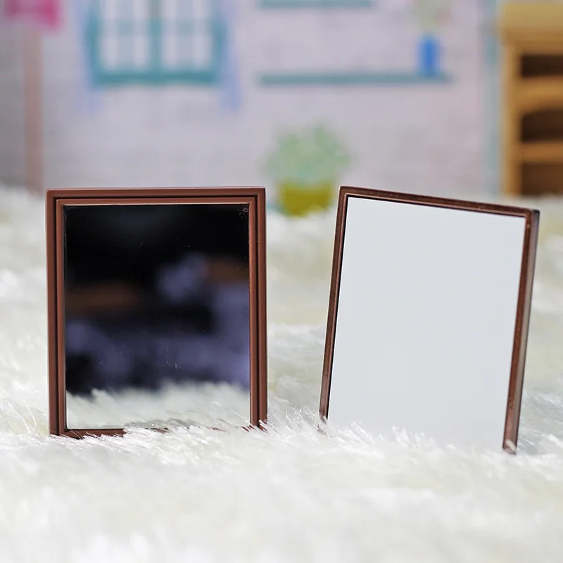 

1:12 Retro Nordic-style Mini Makeup Mirror Doll House Ornament Accessories Micro-scene Decoration Creative Miniature Toy Model