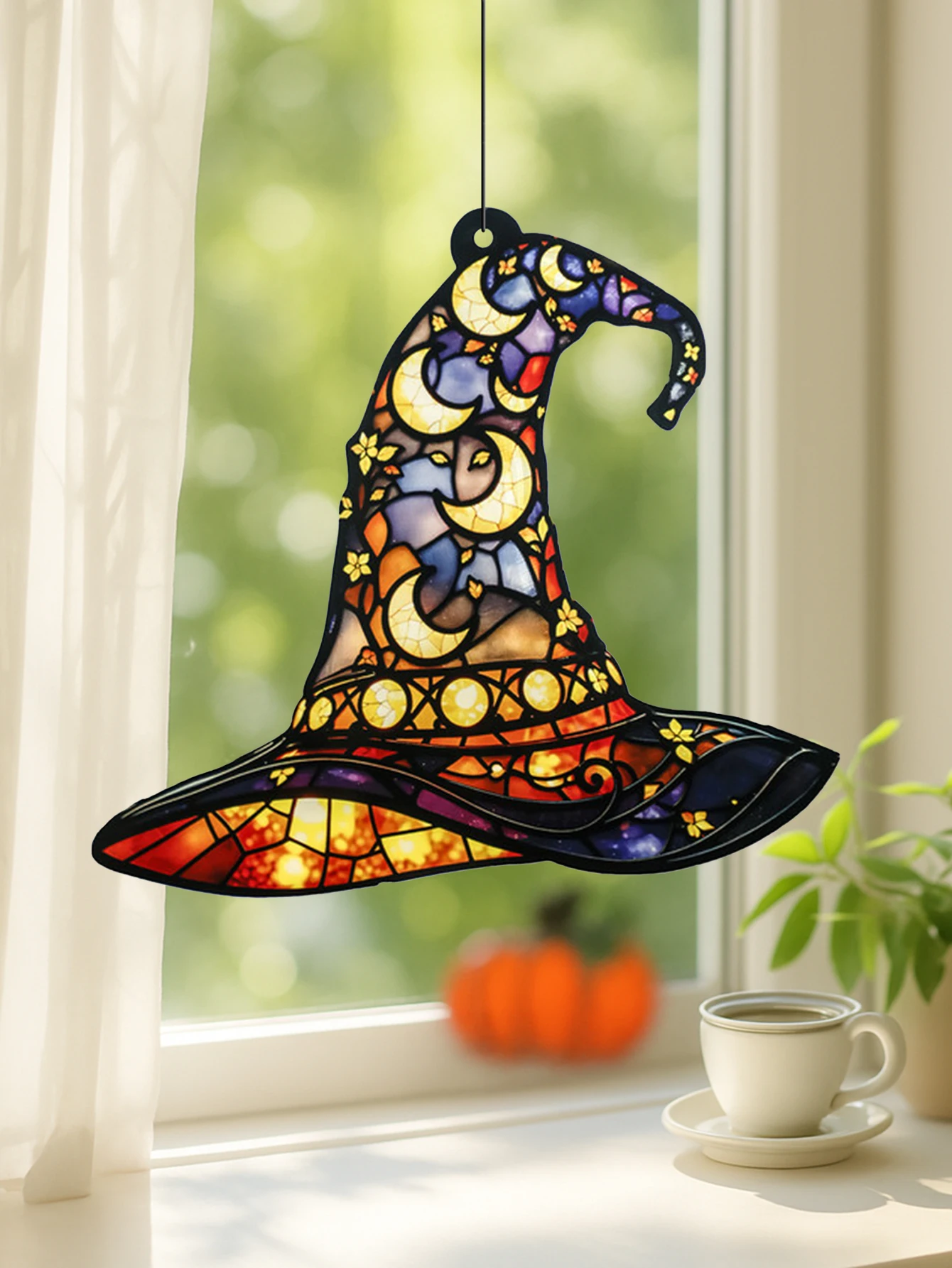 Halloween-Hexenhut-Fenster zum Aufhängen, Acryl-Sonnenfänger, Hutform mit Mond- und Blumenanhänger, Wanddekorationen für Zuhause und Garten