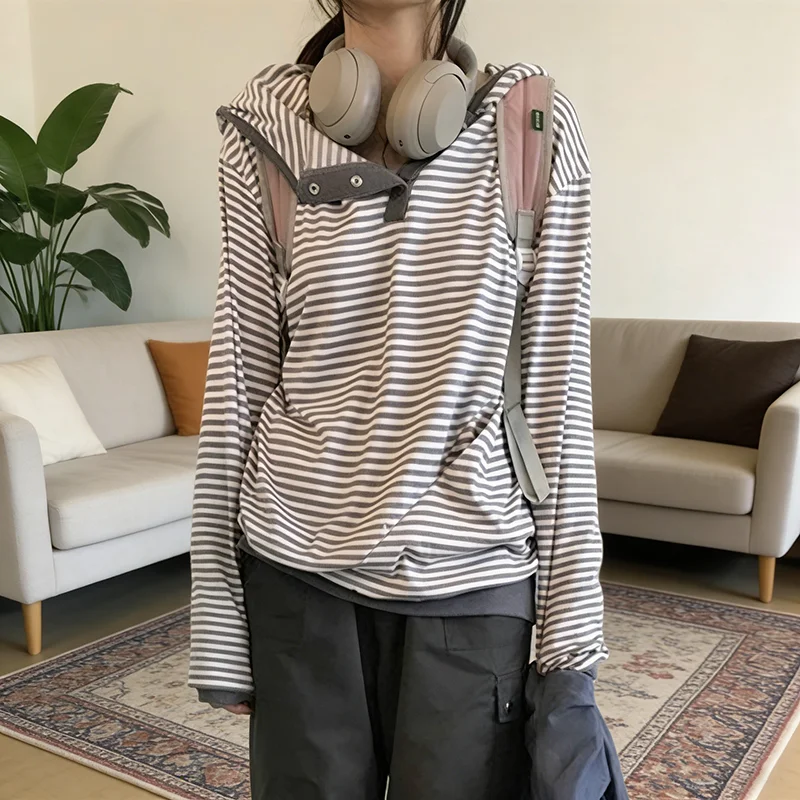 Frühlingsneues, gestreiftes T-Shirt im Harajuku-Stil mit Knöpfen und Kapuze, langärmlig, lässiger Trend, Y2k, lockeres Oberteil