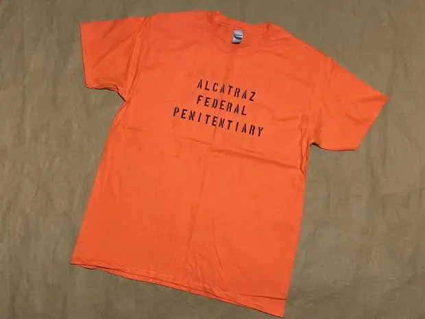 

Gildan Stand Fit Cotton T-irt ALRAZ Devil Island 60th Anniversary Prison Theme Casual round Ne ort Sve Tee