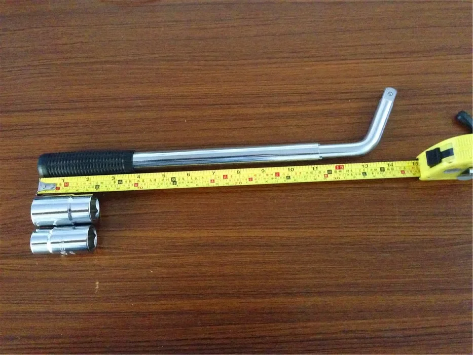 For Retractable car tire wrench -17 * 19 * 21 * 23 / effort wrench / tire sleeve screw