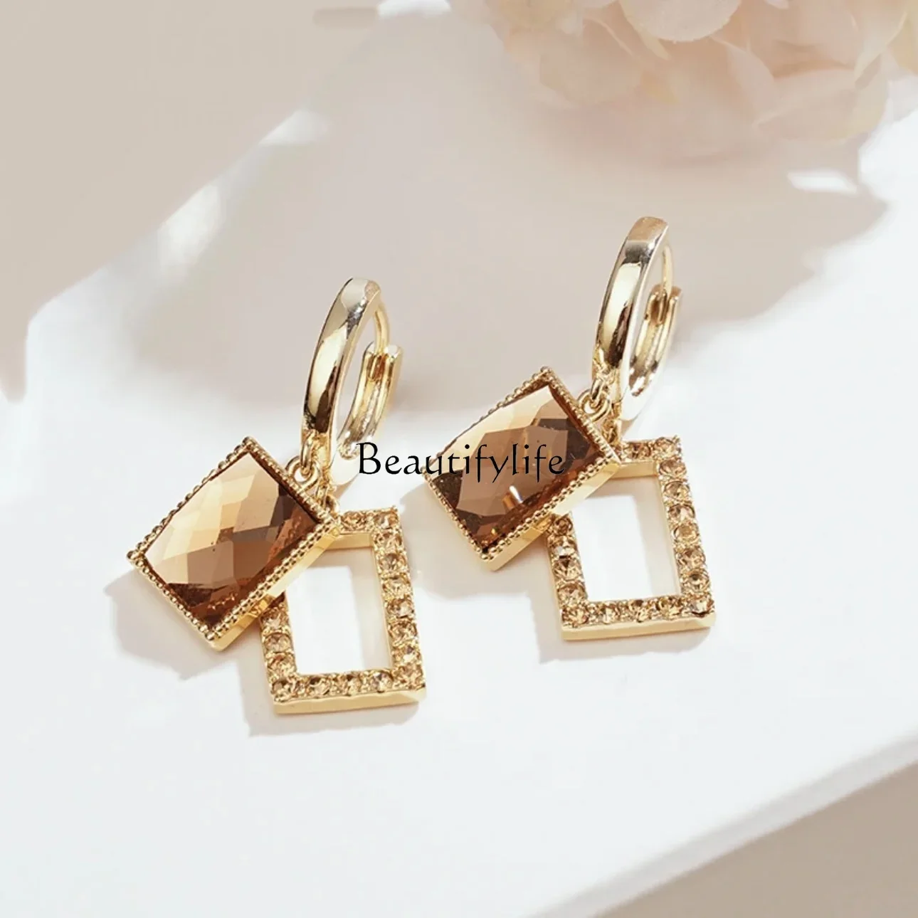 

Ear buckle double-layer coffee color micro-inlaid niche design high-end sense versatile temperament