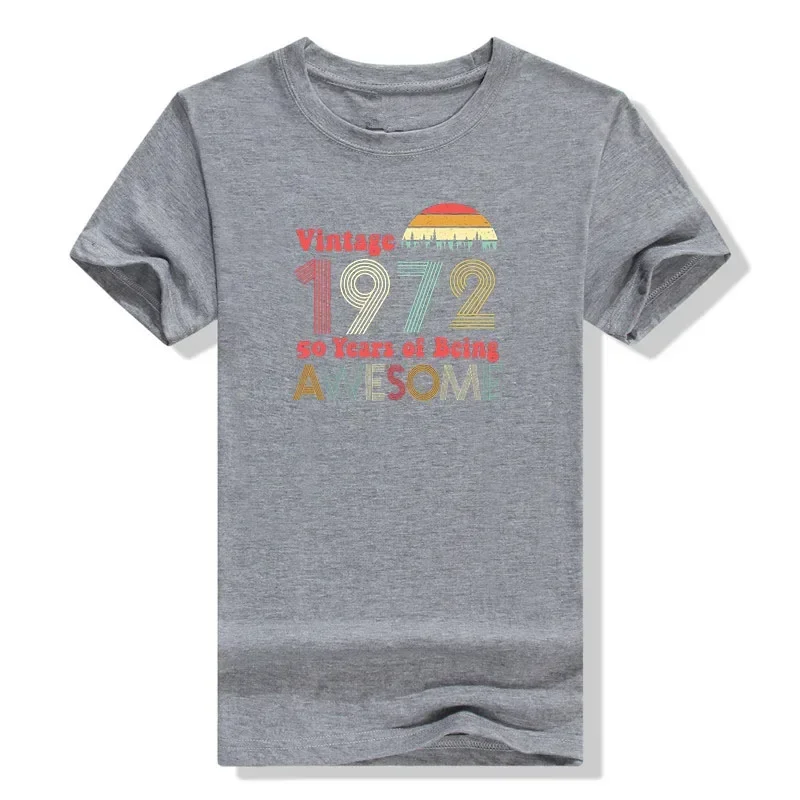 هدية عيد ميلاد ريترو 1972 عبارة عن تي شيرت رجالي ملهم من القطن الخالص بأكمام قصيرة للحفلات غير الرسمية