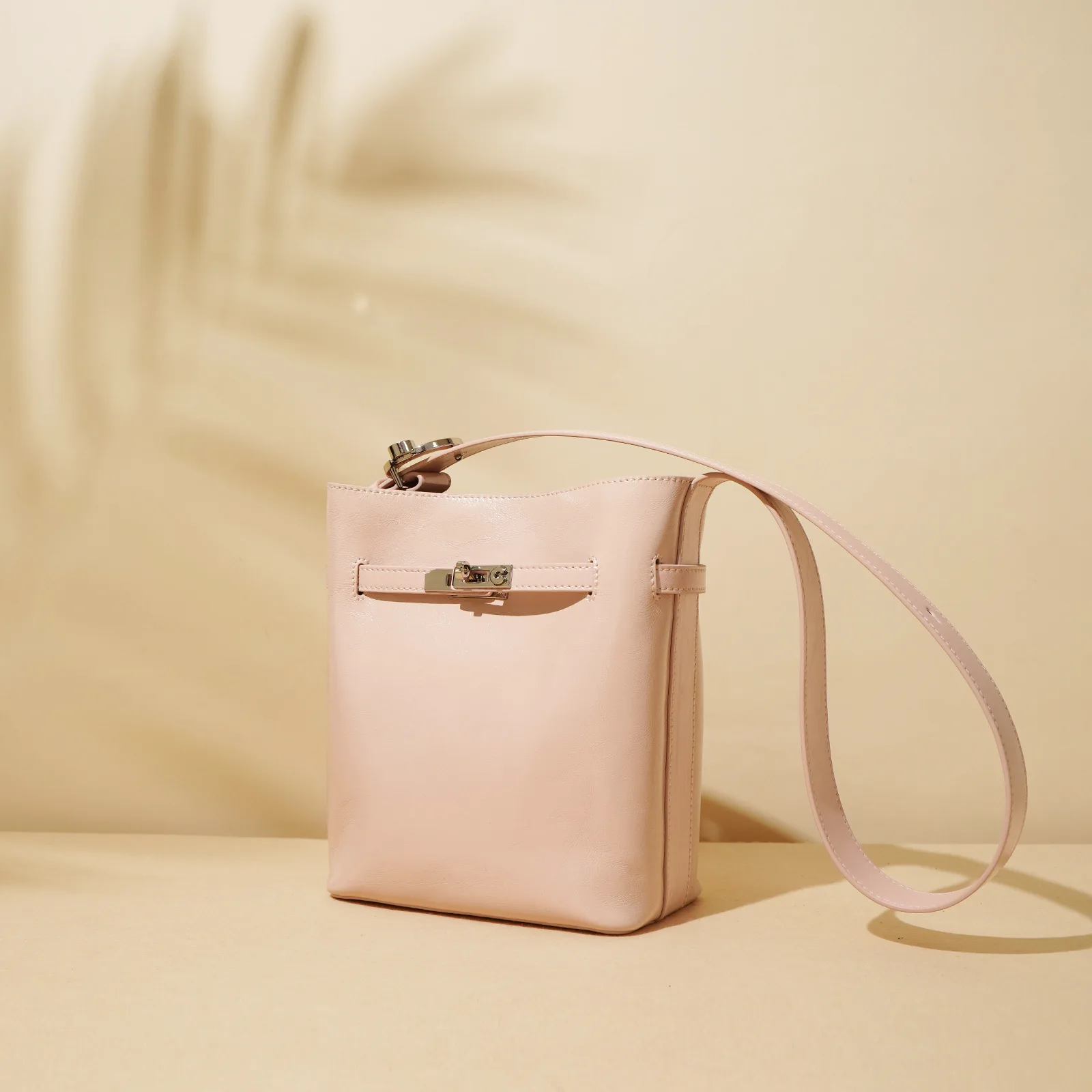 

Multifunctional Diaper Bag with Stroller Hooks Waterproof Baby Bag for Organizing Baby Items