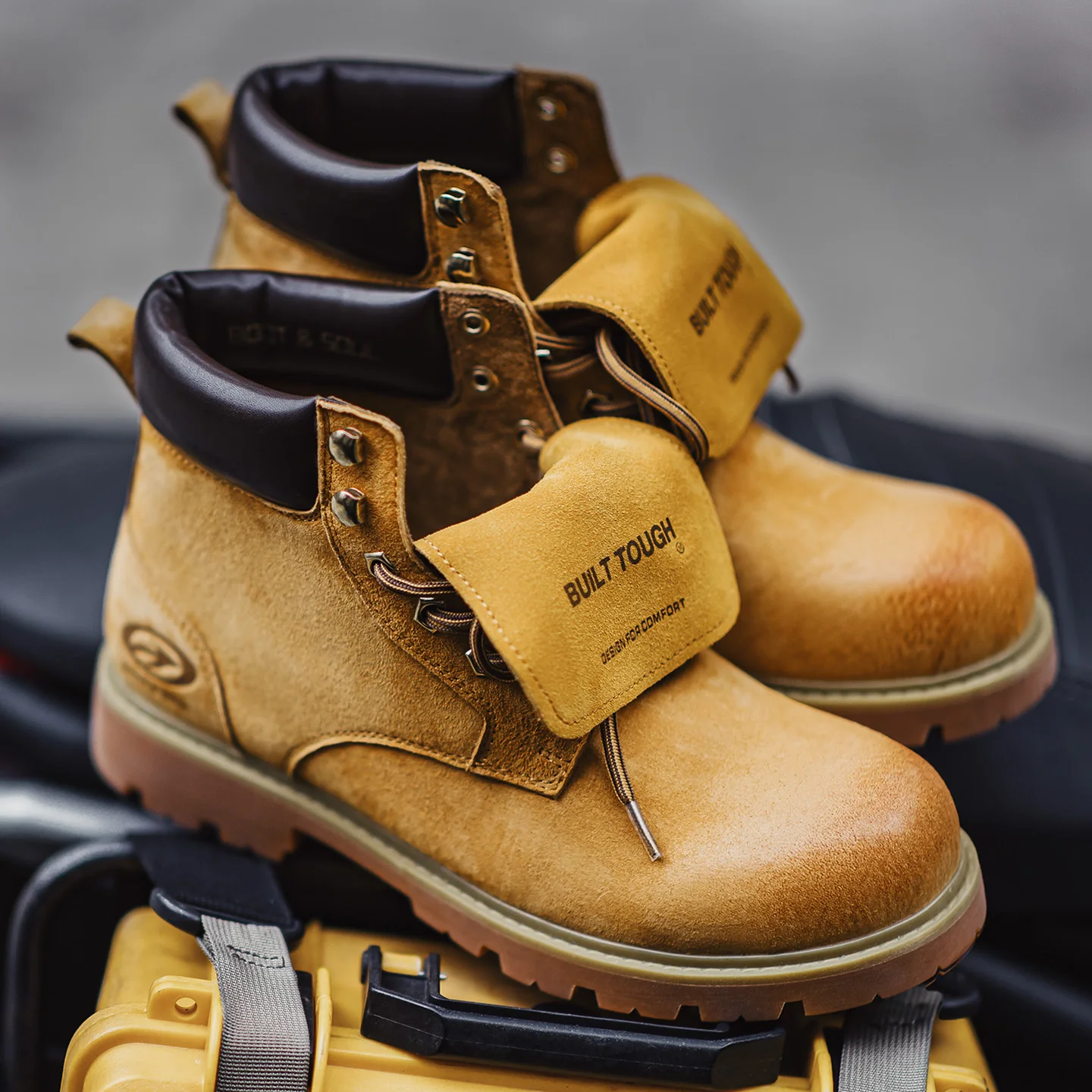 Maden Men's Retro Split Pigskin High Top Work Boots Casual Lace-Up Strap Desert Boots Outdoor Ankle Boots for Autumn and Winter