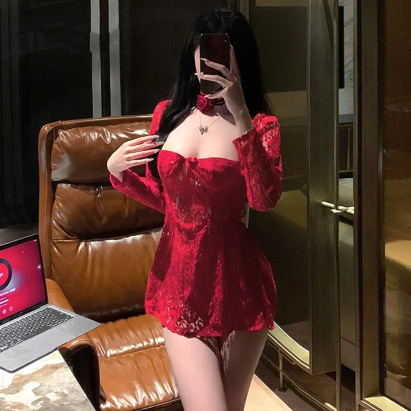 

Сексуальное нижнее белье во французском стиле, кружевное платье с глубоким вырезом и открытой спиной