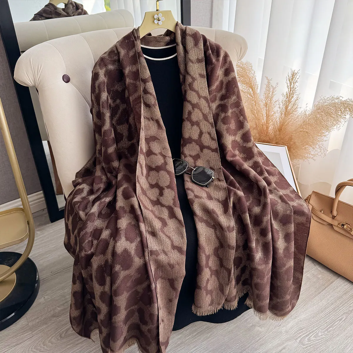 

2025 New Design Brand Spring and Autumn Women Scarf Fashion Leopard Print Hijabs Scarves For Ladies Shawls Wraps Pashmina Stoles