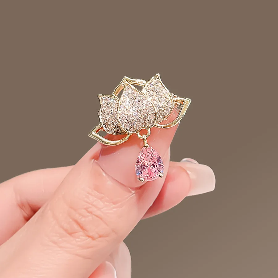 Small Pink Waterdrop Crystal Lotus Flower Brooches for Women Girls Classic Water Plants Party Office Brooch Pins Gifts