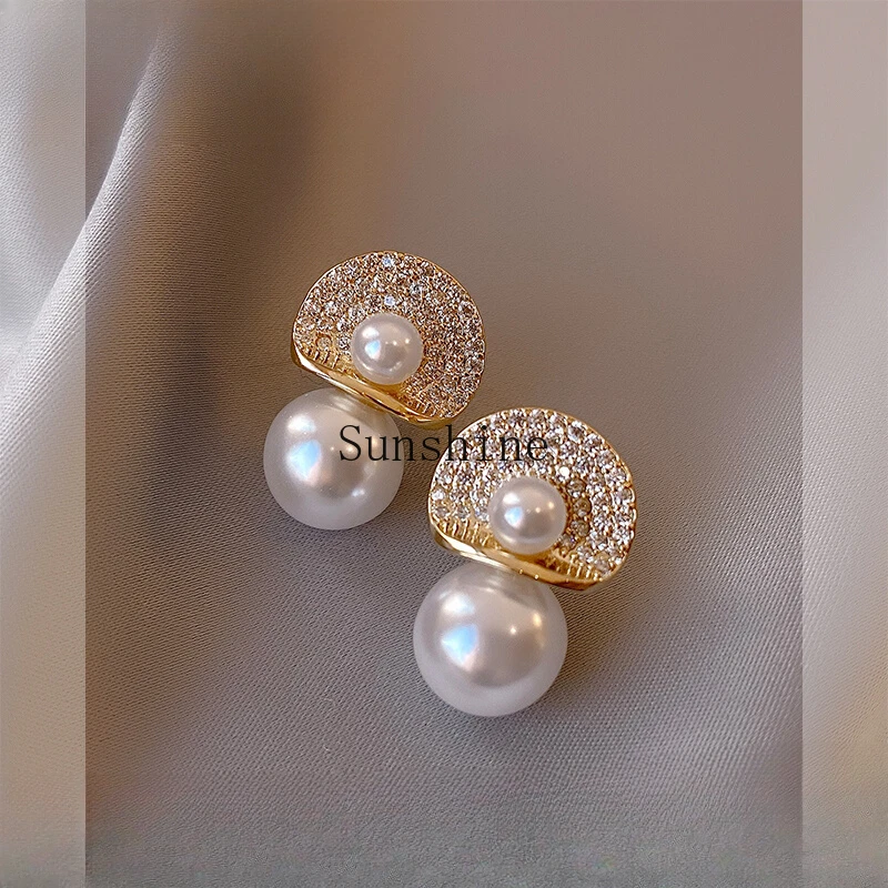 

Niche design full of diamond pearl earrings temperament simple high-end stud earrings