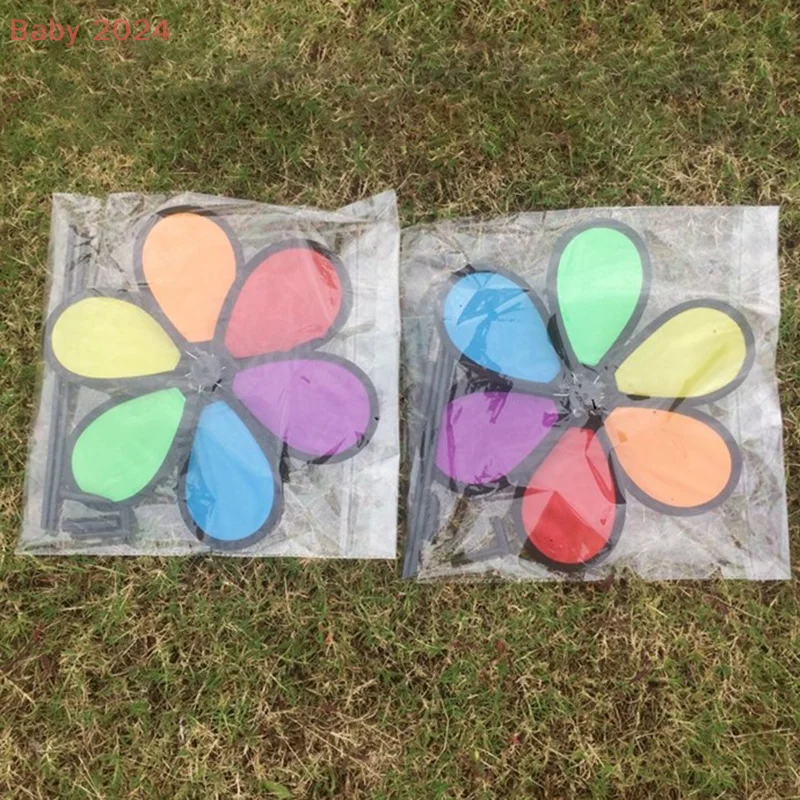 Ornamento colorato per girandola da giardino con mulino a vento per la decorazione del cortile all'aperto della casa giocattolo dei bambini
