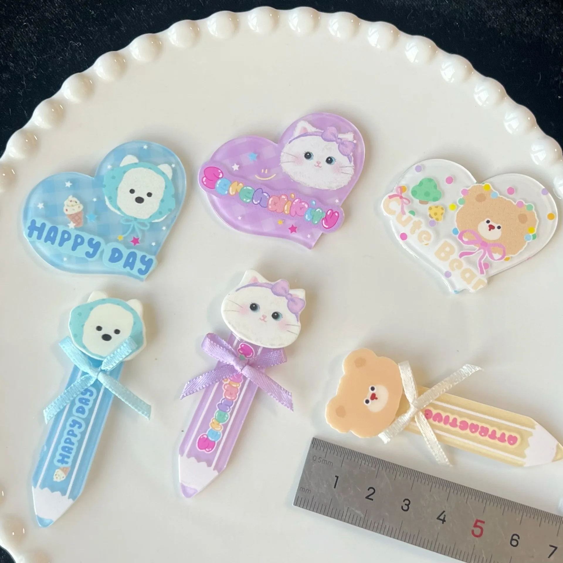 2 stücke miniso bunte Liebes serie Cartoon Acryl Flatback Cabochons DIY Handwerk Materialien Schmuck machen Charms