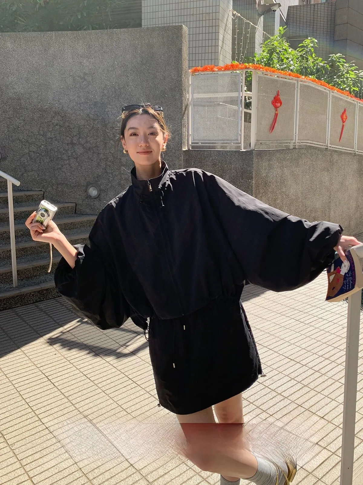 

Официальная роскошная короткая юбка Gakee Slim Fit для женщин, высококачественная тонкая юбка средней длины с завязками, весенняя, повседневная, однотонная