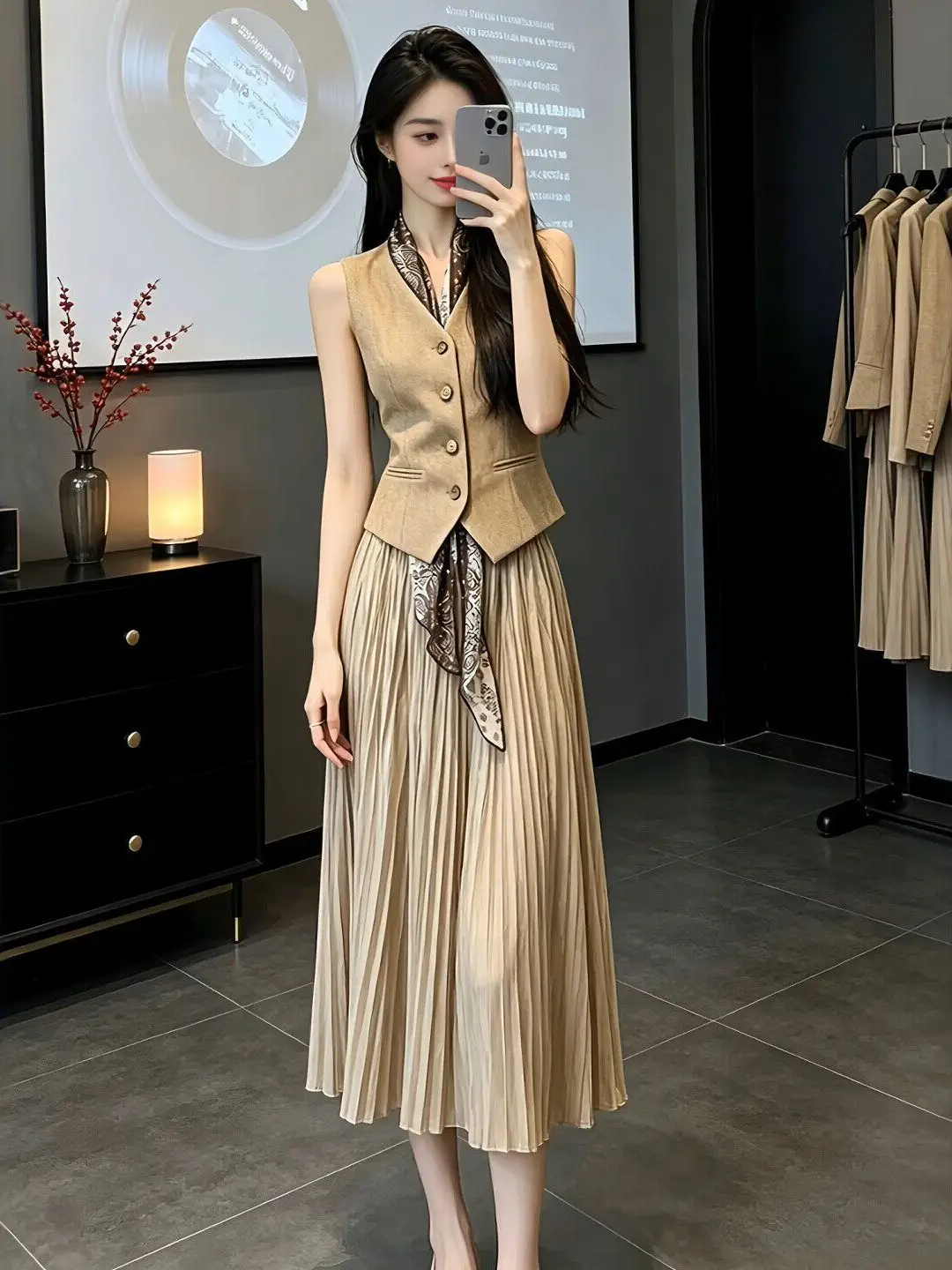 

Chic Khaki Color Pleated Skirt And Vest Set for Women Summer Breathable High Waist Button up Fashionable Workwear Ensemble