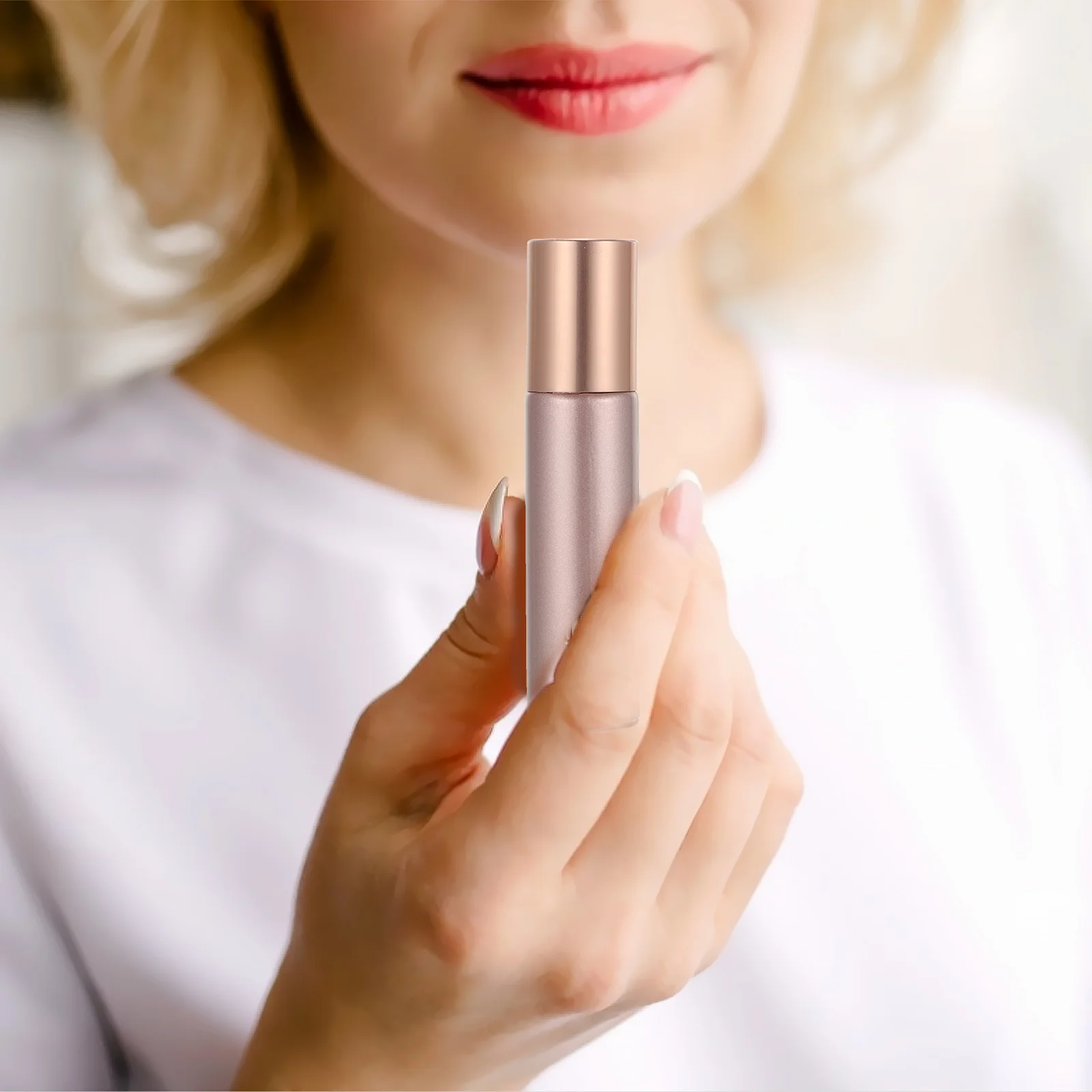 

12Pcs Glass Essential Oil Roller Bottles Aromatherapy Portable Refillable Leakproof Dispenser for Travel Use Glass Roller Bottle