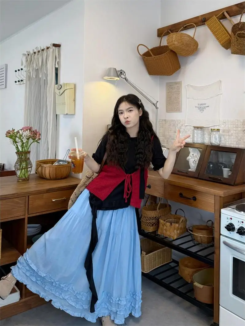 

Fashionable Red Lace Halter Neck Top And High Waist Skirt Set Women's Summer Outfit Asymmetrical T-Shirt Ensemble