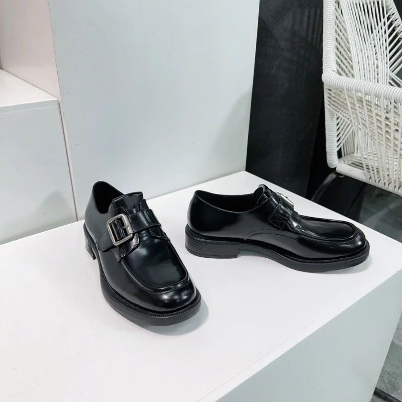 Retro round toe metal belt buckle loafers, women's spring and autumn new leather casual walking small leather shoes