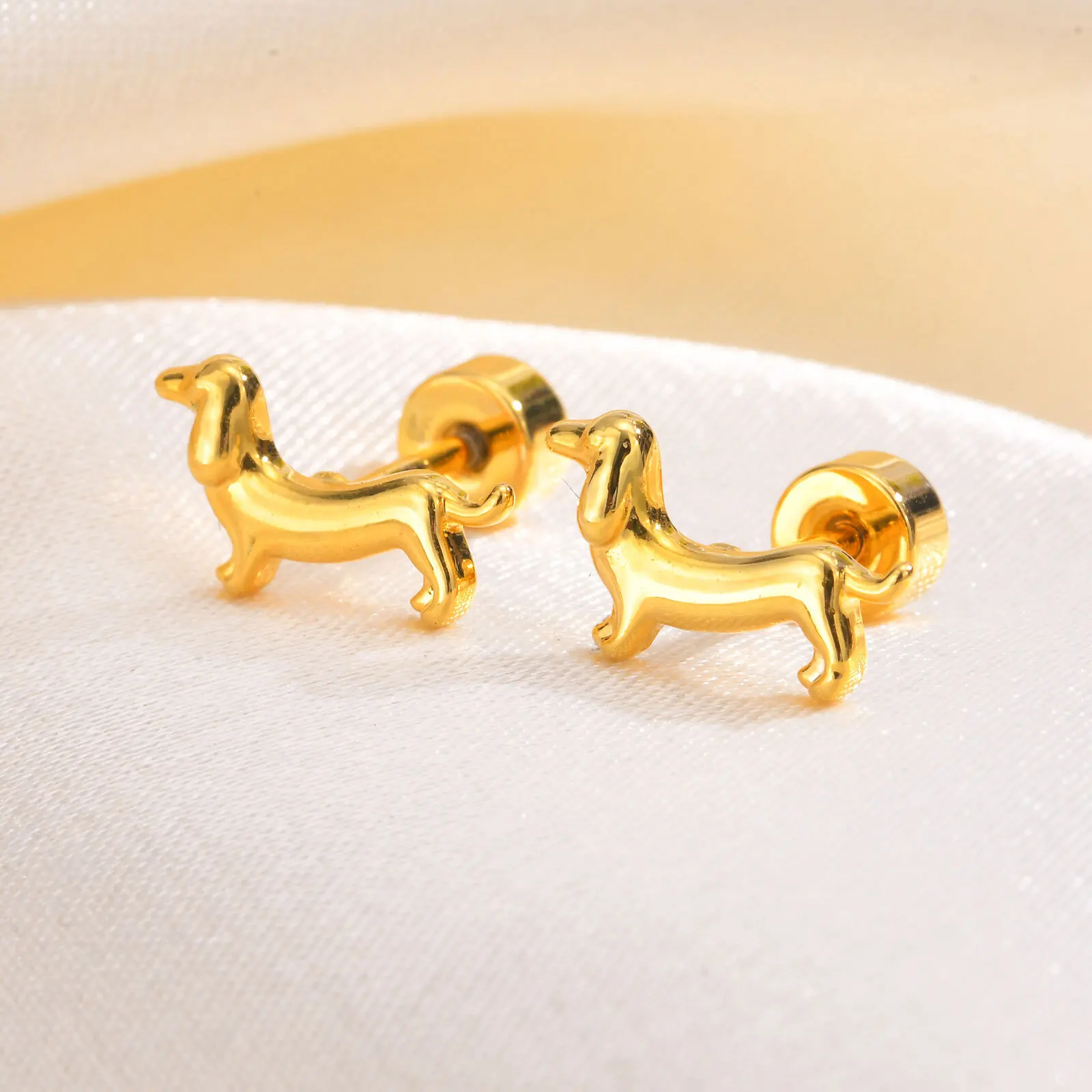 Women Dachshund Dog Animal Stud Earring, Stainless Steel Gold Plated Animal Shape Earrings, Cute Piercing Jewelry for Girls