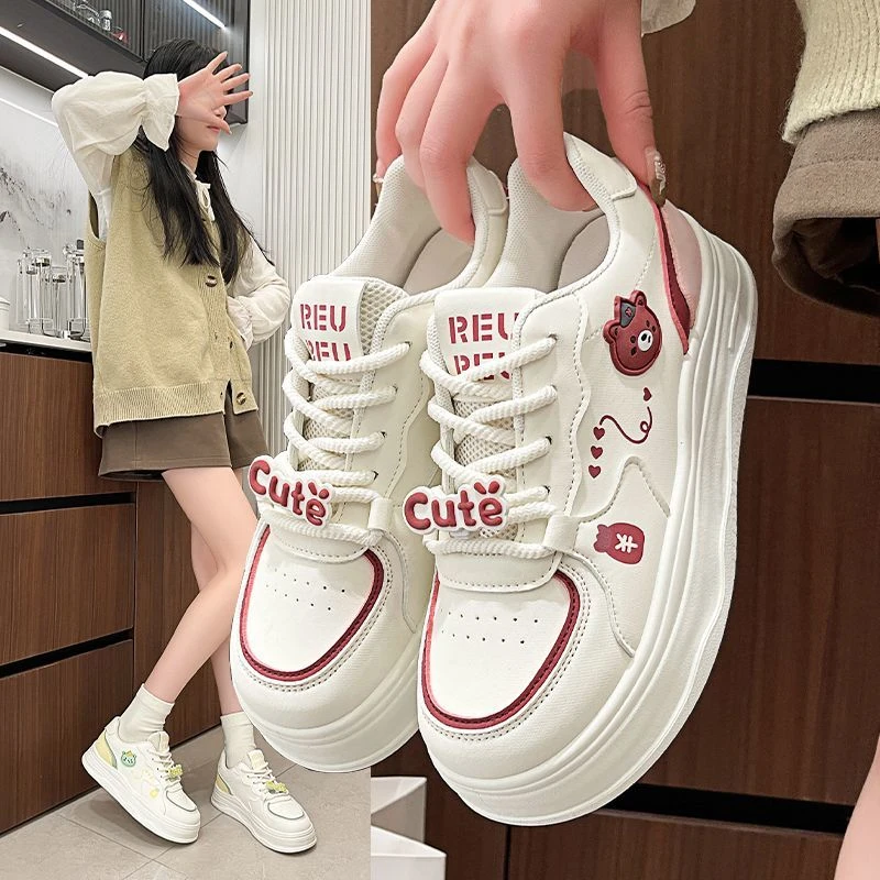 Cute Cartoon Bear Patch Platform Skate Shoes Women Faux Leather Sneakers Woman Lace Up Chunky Casual Trainers Student Sneakers