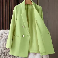 Giacca da donna bianca con fibbia in metallo verde Casual Versatile High-end Feel abbigliamento stile occidentale primavera/autunno 2024 nuovo Blazer