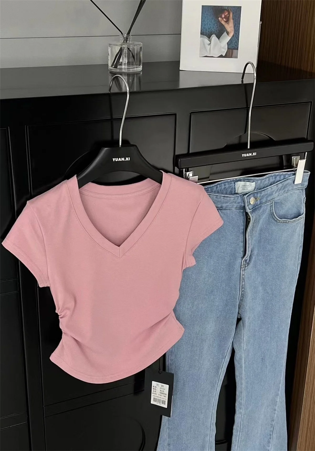 슬림핏 반팔 브이넥 티셔츠 여성 미니 기장 사이드 플리츠 디자인 만능 티셔츠 한국 스타일 단색 여름
