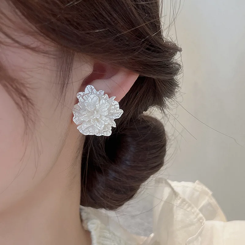 White Camellia Flower Earrings for Women Flower Earring 2024 New Modern Korean Fashion Cute Teens Girl Party Jewelry Accessories