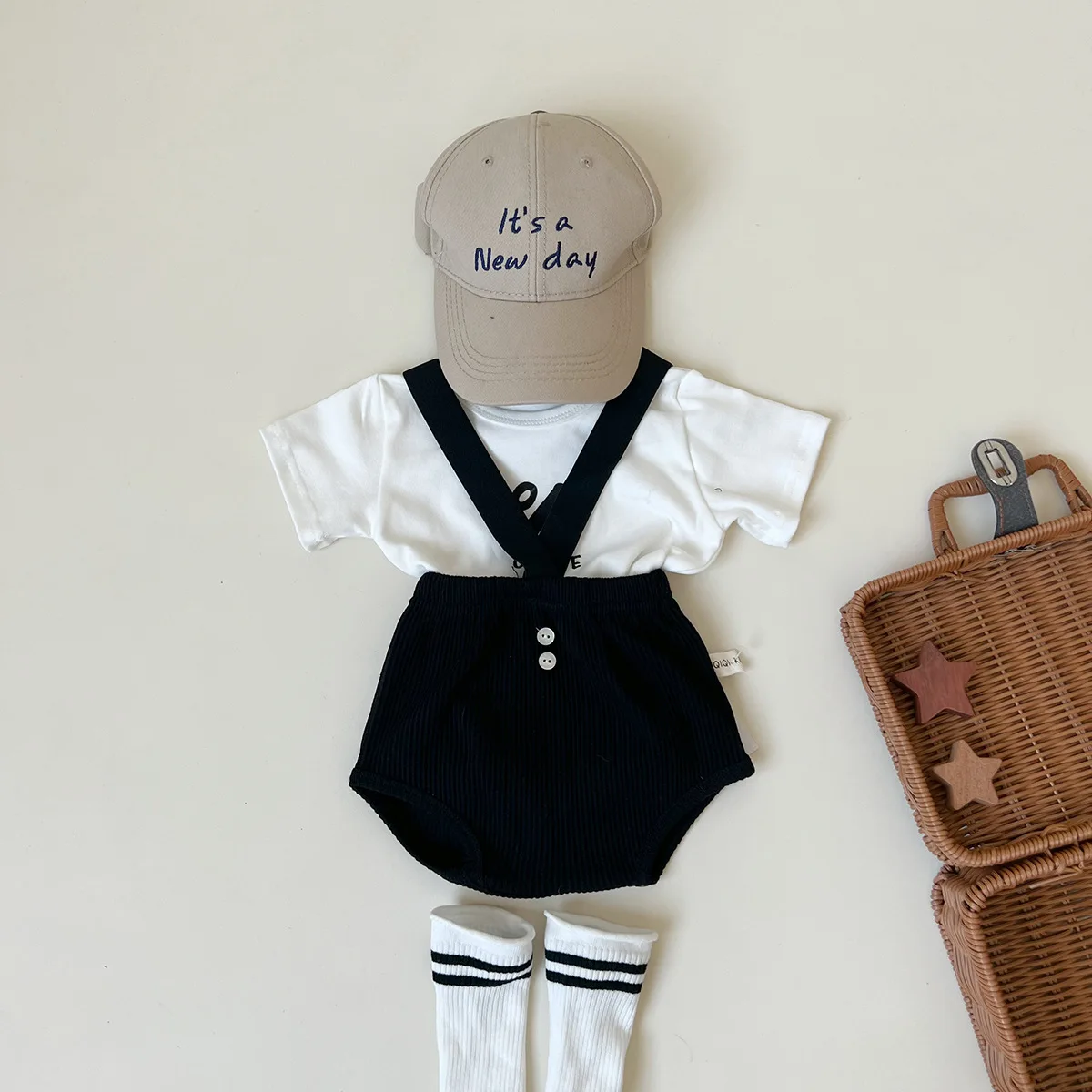 2023 Summer New Baby Solid Pp Pants Cotton Toddler Shorts Infant Boy Strap Pants Newborn Casual Jumpsuit Baby Girl Shorts 0-24M