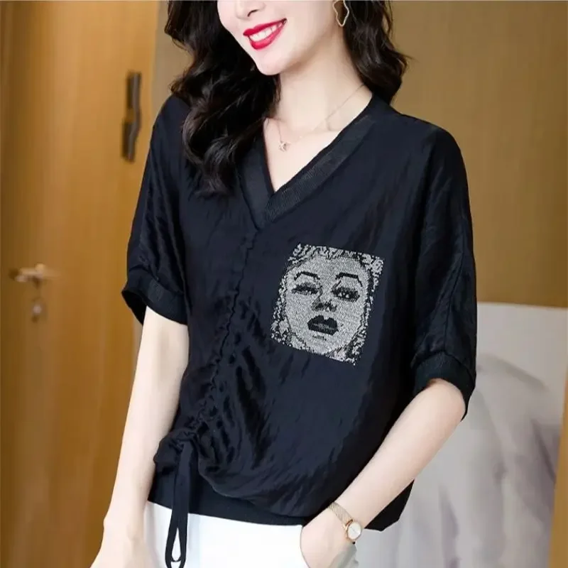 Chemisier imprimé visage pour femmes, mode coréenne, manches chauve-souris, ample, col en v, hauts ajourés, Design féminin, chemises à cordon de serrage, nouvelle collection été
