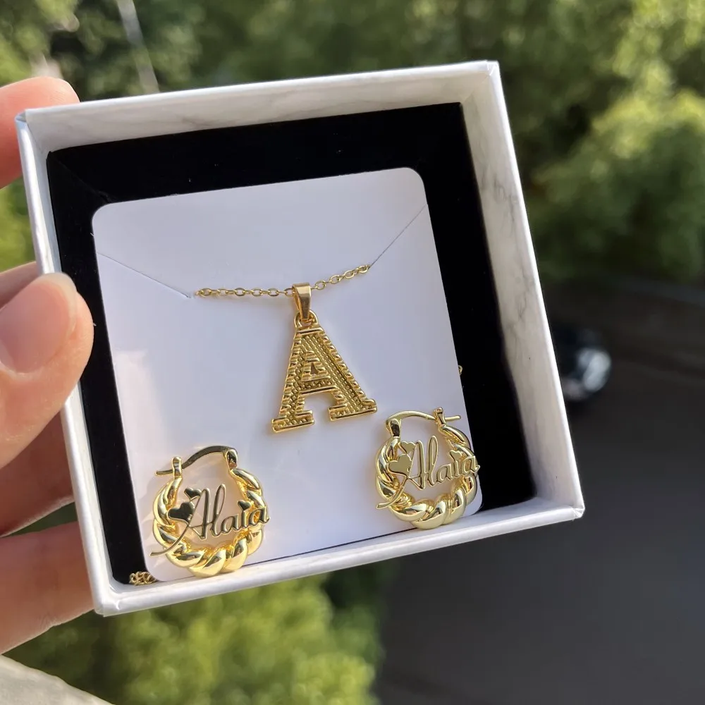 DUOYING Custom Baby Jewelry Set With Mini 18mm Earring Personalized Initial A-Z Letters Pendant Necklace For Kids Gift
